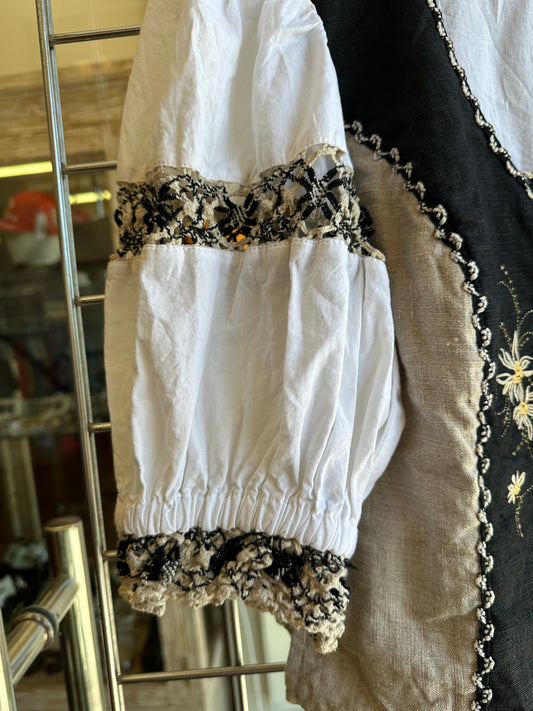 Vintage Alpine Embroidered Blouse – Cottagecore