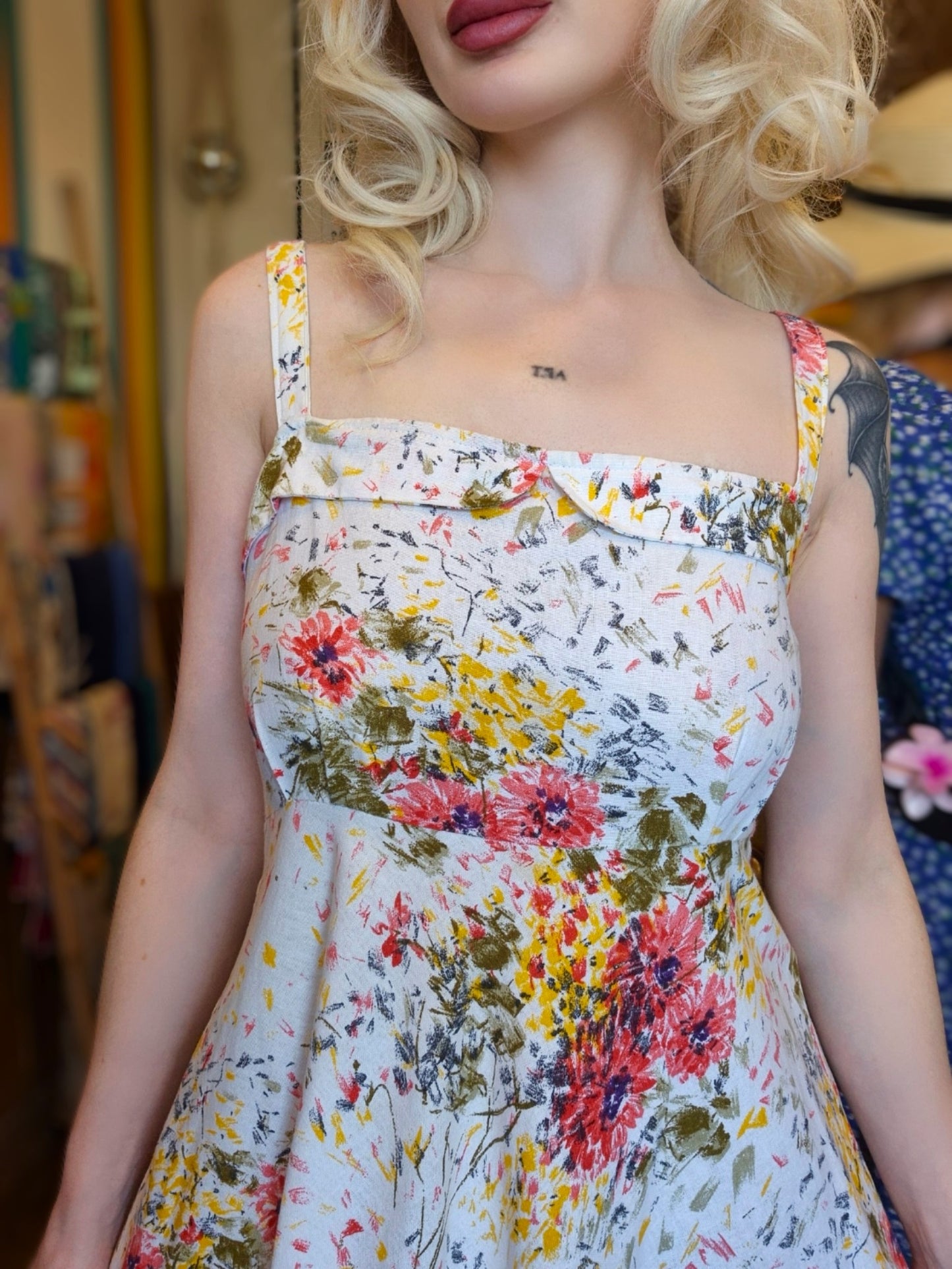 Vintage 70s White Floral Sundress – Retro Summer Midi Dress | Sleeveless Fit & Flare | Cottagecore & Festival Style