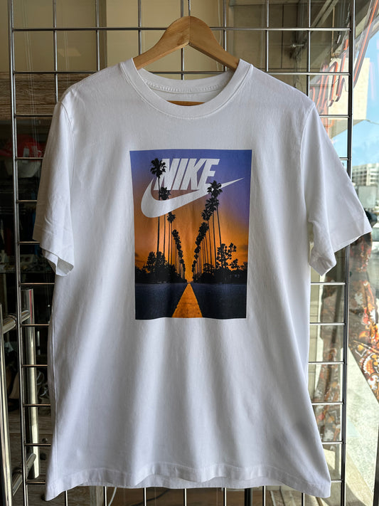 Vintage Nike Sunset Graphic White T-Shirt